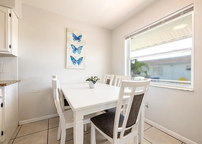 2bd 1ba Sunset 3 3mins To Beach! *