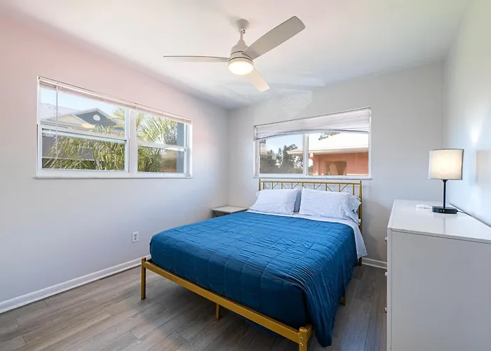 2bd 1ba Sunset 3 3mins To Beach!