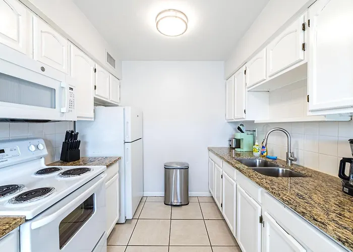 2bd 1ba Sunset 3 3mins To Beach!