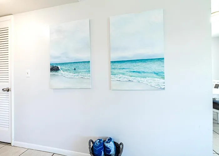 Apartment 2bd 1ba Sunset 3 3mins To Beach! Clearwater Beach